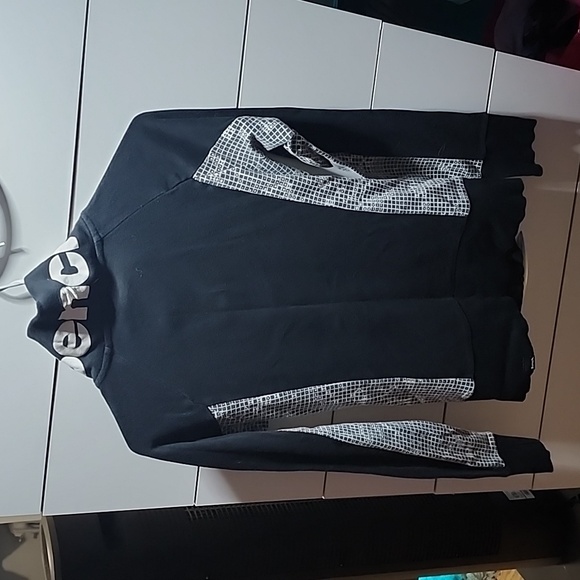 Sweatshirt - Picture 2 of 2